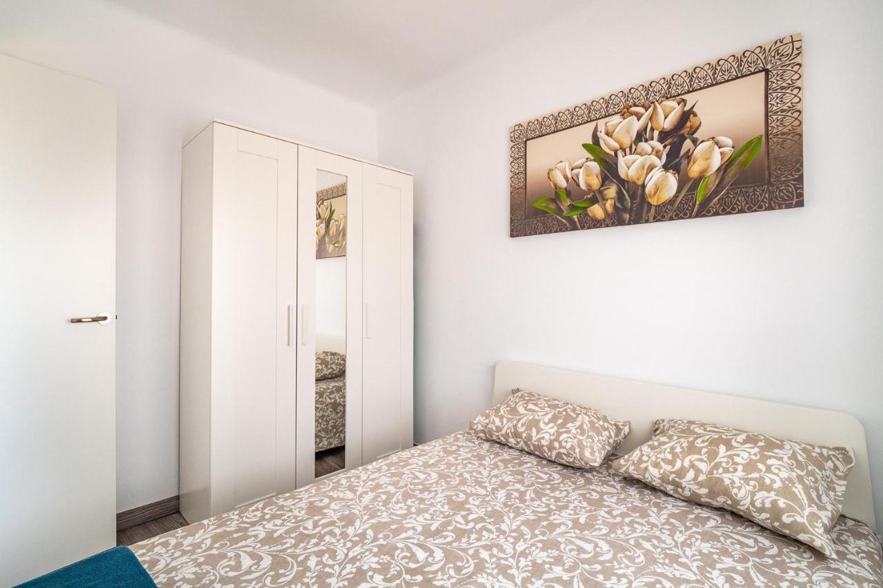Lovely Apartment Barca 2 サン・アドリア・デ・ベソス エクステリア 写真