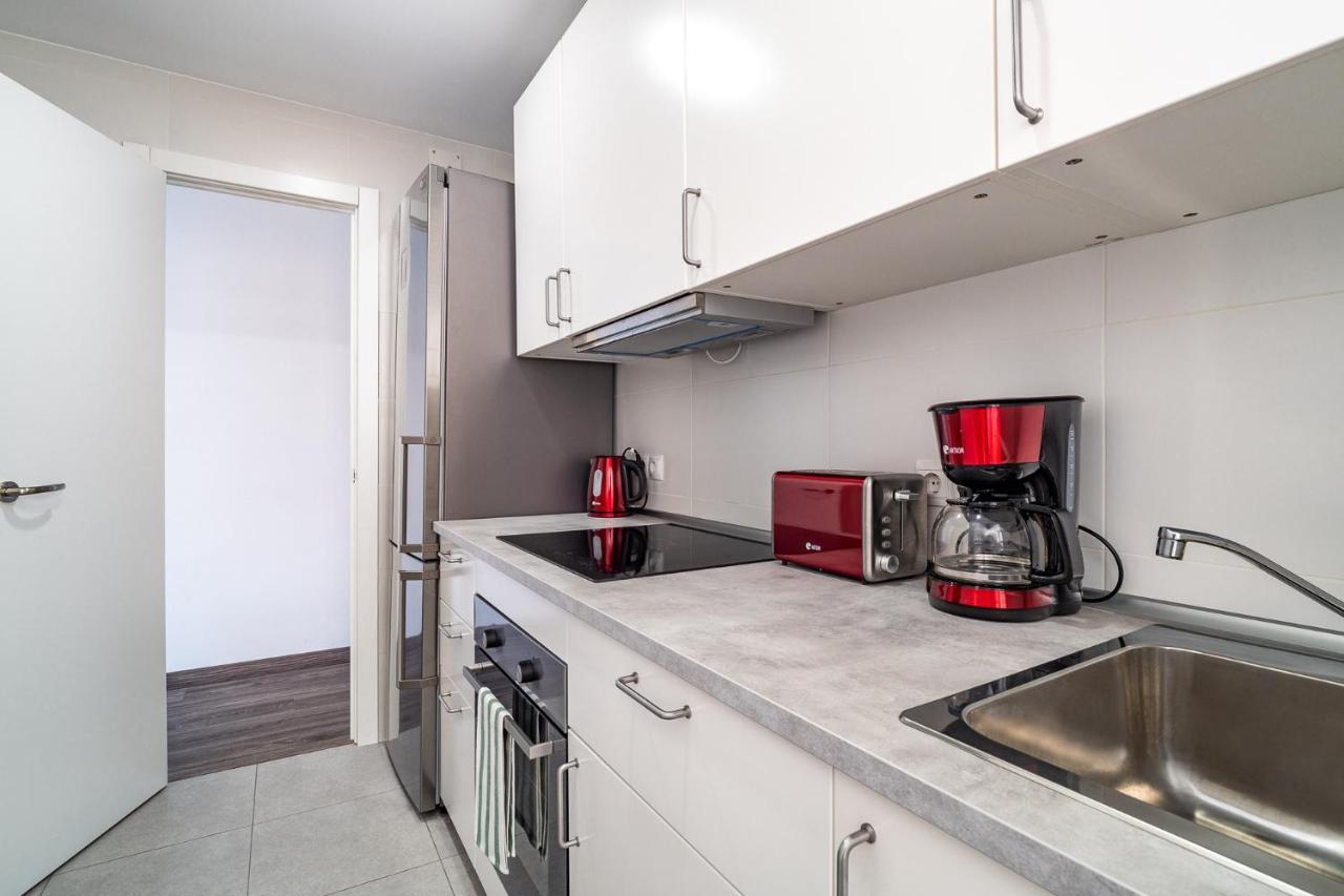 Lovely Apartment Barca 2 サン・アドリア・デ・ベソス エクステリア 写真