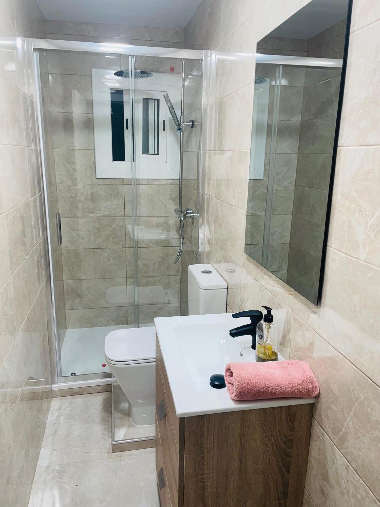Lovely Apartment Barca 2 サン・アドリア・デ・ベソス エクステリア 写真